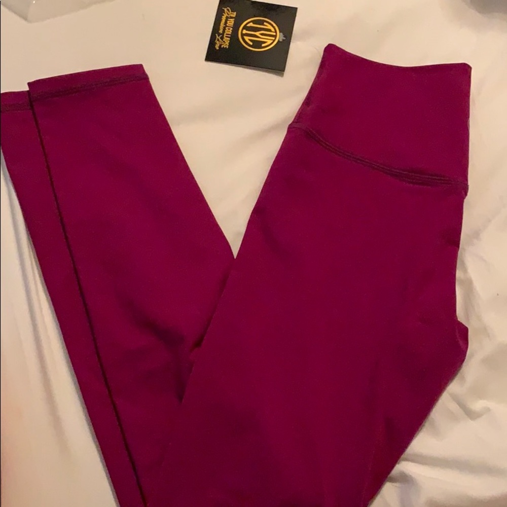 BNWT Til You Collapse Premium Cropped Legging